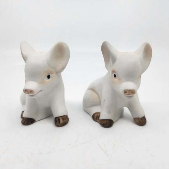 Vintage Sitting Pig Piggies Salt & Pepper Shakers Set Bisque Porcelain 2.25 in - Picture 1 of 6